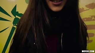 Petite Teen Agrees to Receive Hard Dick in her Asshole for Some Cash